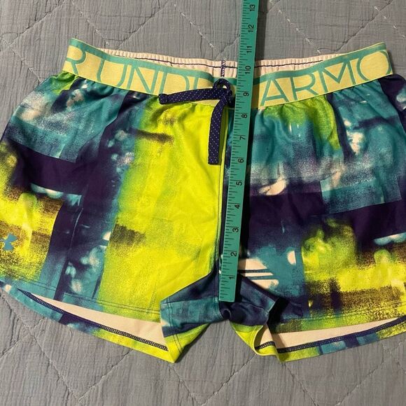 Under Armour YXL Shorts - Picture 3 of 6